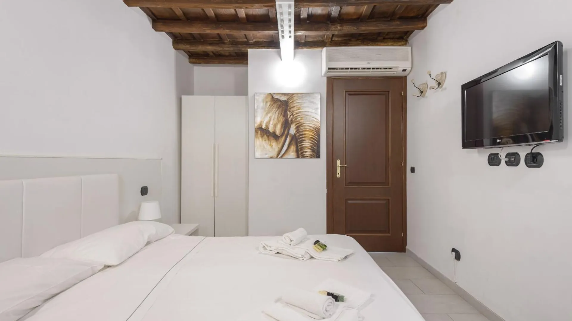 Flowers Apartments Roma İtalya